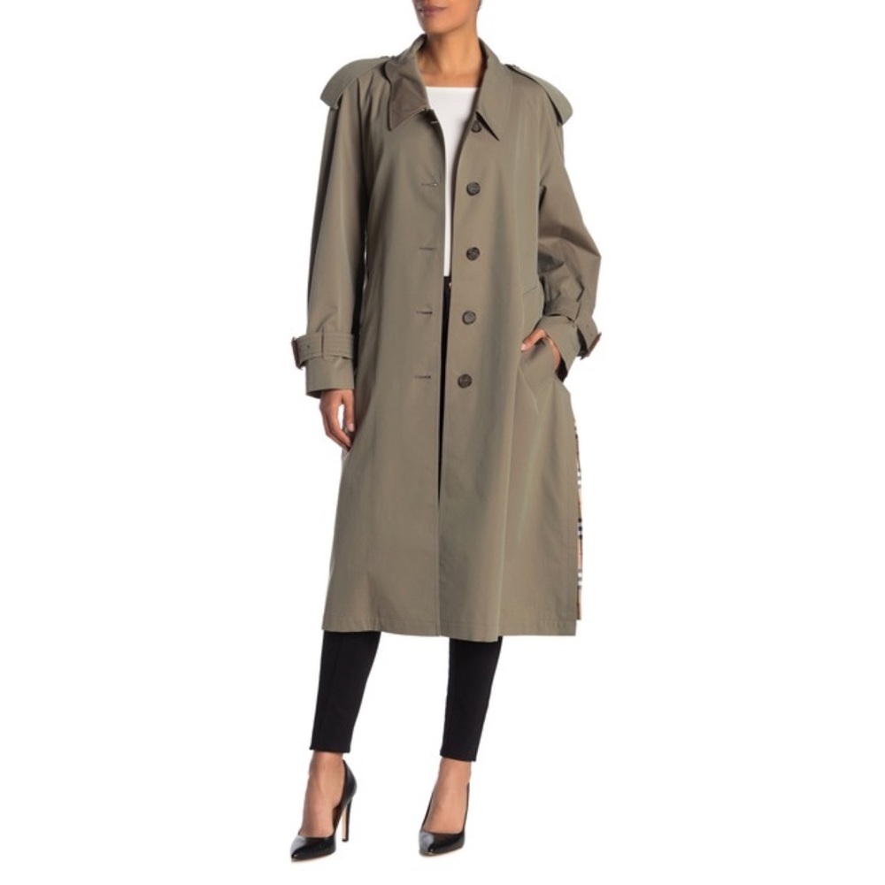 SOLD- Burberry Crostwick Trench Coat in BLACK 🕶